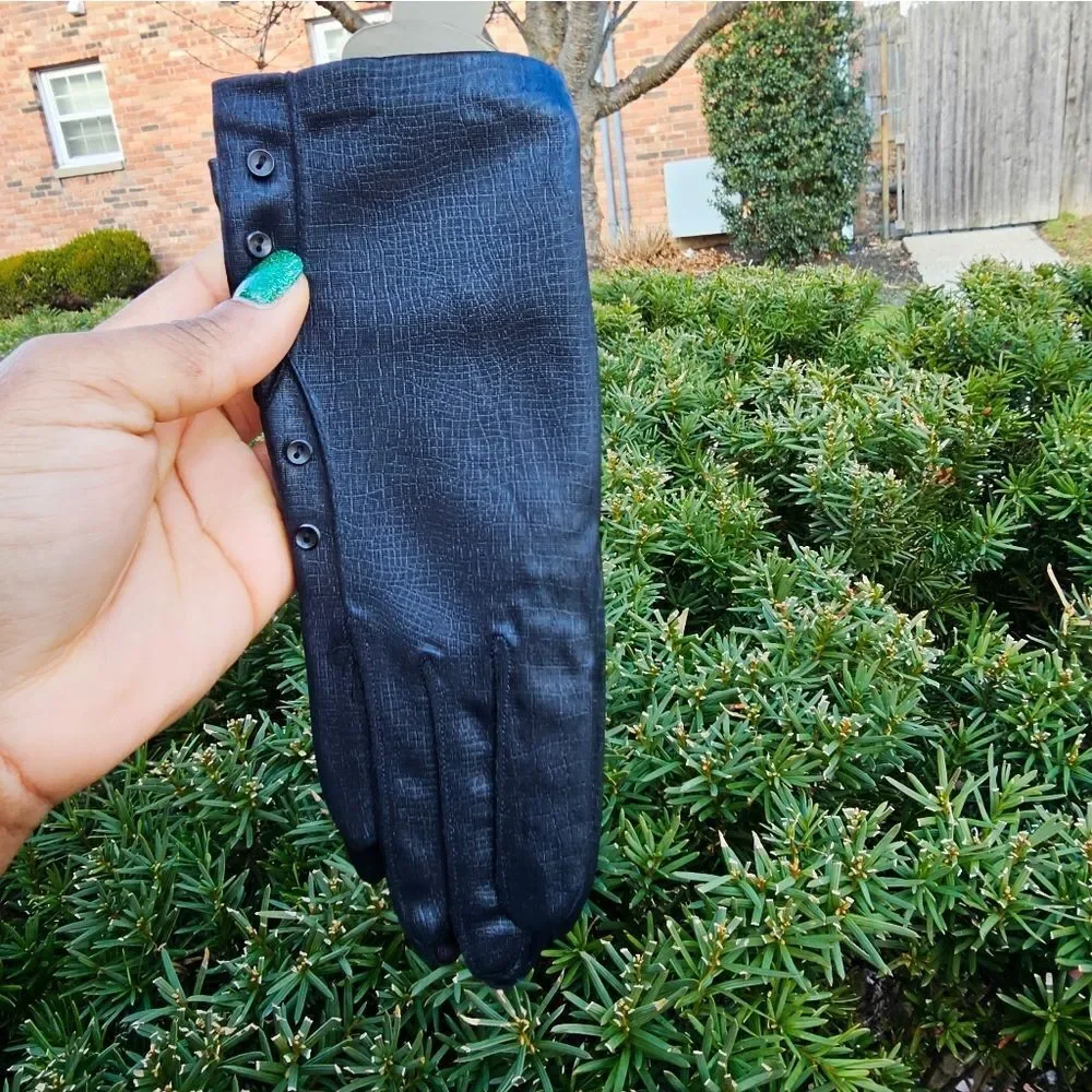 New Avon 100% Nylon Croc Design Trendy Mitten Gloves.